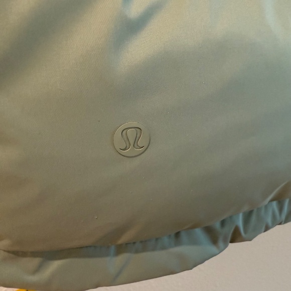 Lululemon Wunder Puff 600 Cropped Vest Sz 8 *RARE* color -Frosted Jade NWT - Picture 11 of 17
